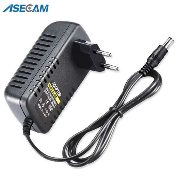 Adaptateur de convertisseur AC 100V240V AC 100V240V DC 12V 2A 2000MA ALIMENTATION EU US US UK PLIG AU 5,5 mm * 2,1 mm pour le système de caméra IP CCTV