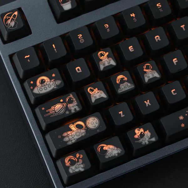 Accessoires astronaute 6.0 touchaps oem Profil de clavier mécanique Space Man Moon Thème de jeu Keycaps Backlit RVB Light à travers 108 touches Set