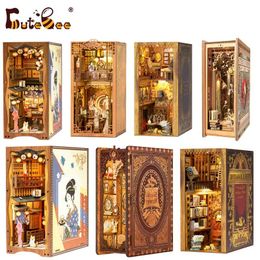 Accessoires Accessoires de maison de poupée CUTEBEE Kit miniature de coin de livre bricolage avec meubles et lumière Kits d'insertion d'étagère de librairie éternelle modèle pour