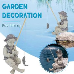 Accessoires State Garden Gone Fishing Boy Garden Ornements de résine Fisherman Boy avec canne à pêche Sculpture de figurine pour la piscine Pang Pond Yard Decor