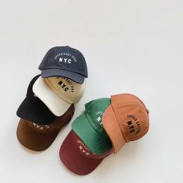 Accesorios para niños personalidad de verano letra simple bordado gorra de béisbol bide niña fahsion allmatch algodón solar protección con pico de pico de