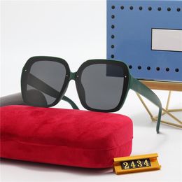 Accessoires Dernières lunettes de soleil Uv400 Full-frame Roundglasses Cats Eye Designer Lunettes Saint Valentin Cadeaux
