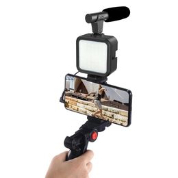Accessoires Smartphone Vlogging Kit Équipement d'enregistrement vidéo avec trépied Obturateur de lumière de remplissage pour appareil photo téléphone Youtube Set Vlogger Kit