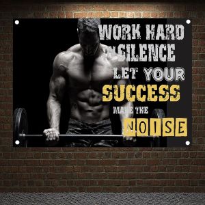 Les accessoires travaillent dur en silence Laissez votre réussite des affiches d'entraînement de motivation exerce des bannières de fitness de bodybuilding.