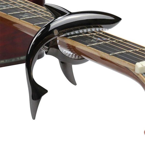 Accessoires Capo de requin guitare en alliage zinc pour la guitare acoustique et électrique avec une bonne main ne ressentant pas de buzz de frette et FK88 durable