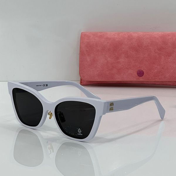 lunettes en acétate lunettes de soleil miui lunettes de soleil design femmes contemporaine élégante esthétique bon matériel oeil de chat lunettes de soleil blanches Occhiali da sole da donna