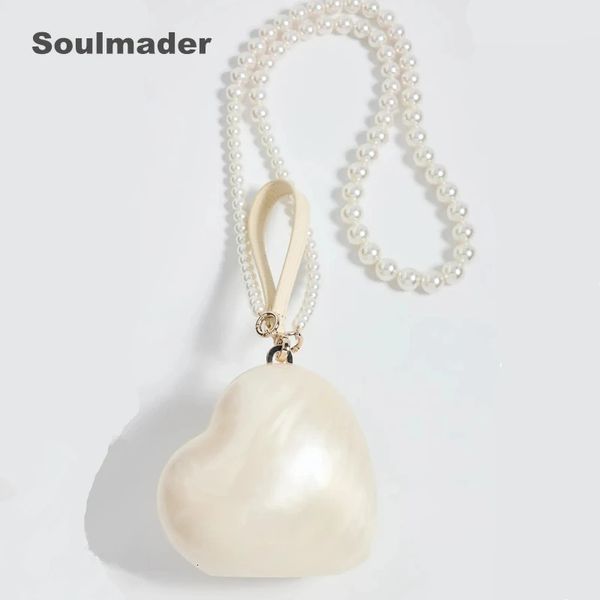 Acrylique coeur sac femmes concepteurs de soirée fête mignonne de couleurs de perle sac à main d'embrayage avec sangle en gros 240418