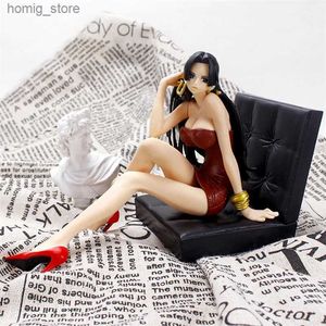 Action Toy Figures 10cm Figure d'anime One Piece Boa Hancock Sofa Black / Red Robe Collection Mode