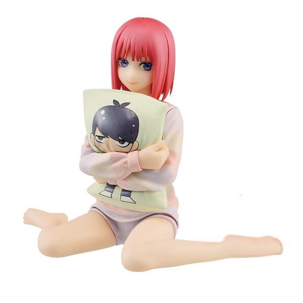 Action Toy Figures 1122CM Anime Figure The Quintessential Quintuplets Nino Oreiller Assis Position Pyjama Modèle Poupées Cadeau Collect Box PVC 230724