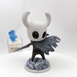 Actie Speelfiguren 15 cm Game Hollow Knight Anime Figuur Hollow Knight PVC Action Figure Collectible Model Toy 230705