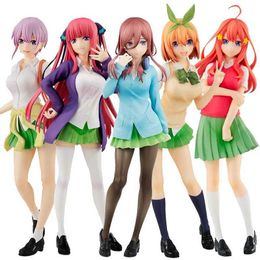 Action Toy Figures 18cm Anime Figure Les quintuplets par excellence Nakano Ichika Nino Itsuki Uniform Collection statique modèle PVC Doll Toys Y240514