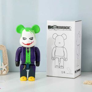 Figuras de juguete de acción 2023 Bearbrick 400 28 cm Figuras de acción de ladrillo de oso Decoración de moda caliente Juguetes para el hogar con colección de modelos de dibujos animados de anime