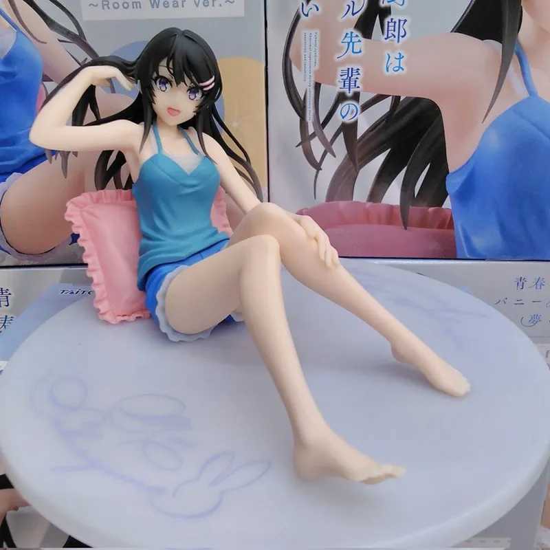 Figuras de brinquedo de ação 9cm Anime Figura Sakurajima Mai Blue Suspensers Shorts Loungewear Sitting PVC Coleção de modelos Boxed Gift Ornament Decoration Y240425W24T