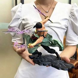 Le jouet d'action figure un personnage populaire de Zoro Anime avec trois mille mondes trois couteau modèle d'anime cadeau d'anniversaire cadeau à collectionner TOYL2403