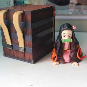 Actiespeelfiguren Actiespeelfiguren 9CM Anime Figuur Demon Kamado Nezuko Kawaii Miniatuur Knielende Pose-figuur PVC Met koffer in doos Tafelblad Geschenkspeelgoed 240308