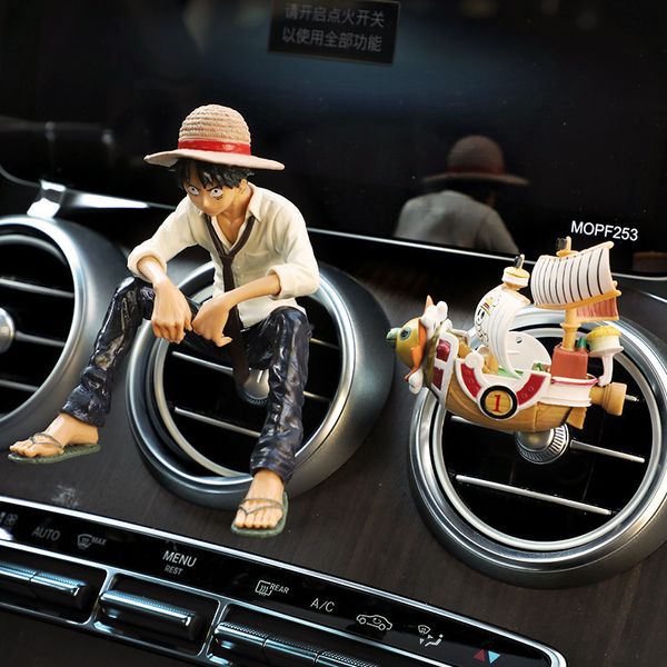 Figuras de juguete de acción Anime Cute Car Air Outlet Fragancia Decoración Luffy Zoro Figura de acción Estatuilla Ornamento Auto Interior Accesorios 230616