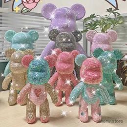 Actie speelgoedfiguren DIY Zelfklevende kristalbeer Figuur Rhinestone Diamond gewelddadige beren Glitter Applique Figurines Bearbrick Toys Decoration Gifts