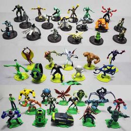 Figures de jouets d'action Véritable Ben Tennyson 10 Doll Monster Figure Toys Collection Ben10 Omnitrix Table Ornaments Kids Gifts T240506