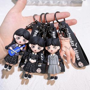 Actiespeelfiguren Horror Halloween Woensdag Addams Siliconen sleutelhanger voor sleutels Familie Cartoon 3D-sleutelhanger Rolmodel Hanger Popspeelgoed 231031