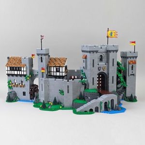 Actiespeelgoedfiguren IN VOORRAAD Lions King's Castle Bouwstenen Model Fit 10305 Creativiteit Middeleeuws Huis Bakstenen 4514 stks Speelgoed voor Jongens Gift Set 230724