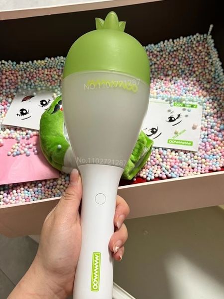 Figuras de juguete de acción Kpop Merch MAMAMOO Lightstick Concert 6 colores Glow Lamp Hand Light Cheer Light Stick Fans Gift 230627