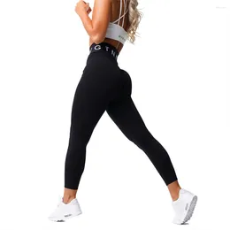 Pantalones activos NVGTN Mujeres Costeriando Yoga Entrenamiento deportivo Atletismo Alta cintura Control de la barriga Leggings deportivos NV