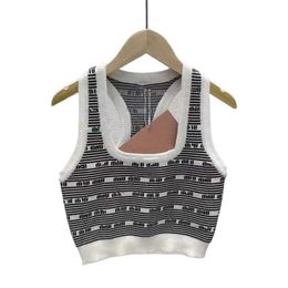 Chemises actives T-shirts rétro rayé ms extérieur à l'intérieur prendre des leggings sans manches haut femme spice girl porter mince court tricoté jarretelle designer petit gilet yoga femmes c