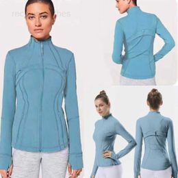 Camisas activas Camisetas Traje de yoga 2022 Chaqueta para mujer Definir entrenamiento Abrigo deportivo Fitness Deportes Ropa deportiva de secado rápido Top Sudadera con cremallera sólida Ropa deportiva