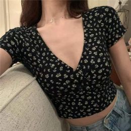 Chemises actives Y2K Vintage Floral Cross Crop Top T-shirt Femmes Recadrée Slim Manches Courtes Col En V Sexy Vêtements D'été Tee Shirt Femme Femme