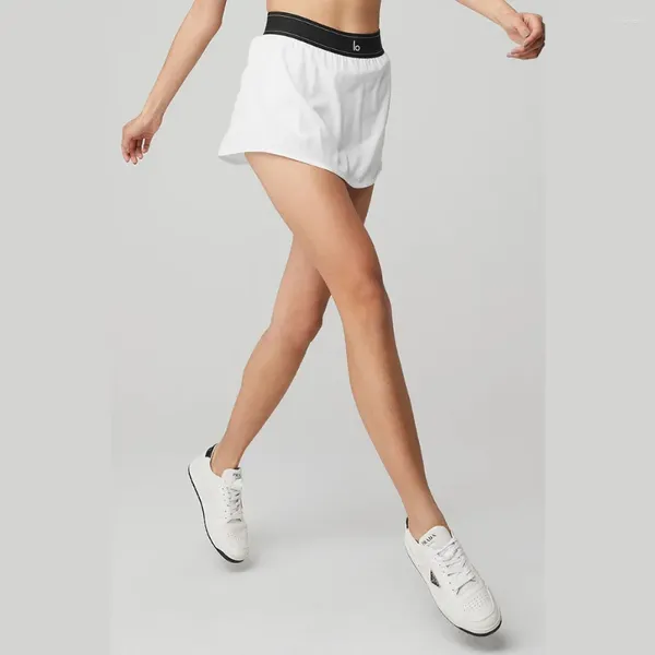 Shorts actifs Yoga Tennis Robe courte courte confortable Anti-slip nue Sentiment rapide Sèche Sports décontractés en vrac avec des poches