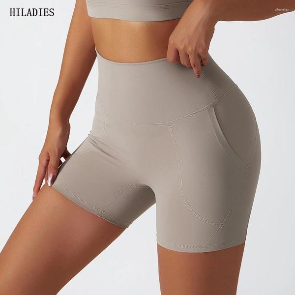 Shorts actifs Yoga Femmes Gym Vêtements d'entraînement avec recyclage de poche Portez un motard haute taille en cours d'exécution