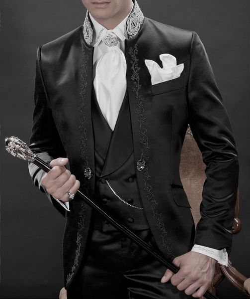 Por encargo Nuevo estilo Novio Esmoquin Negro Mejor hombre Traje Mandarín Solapa Padrino de boda Trajes de boda para hombres Novio (chaqueta + pantalones + corbata + chaleco) J738