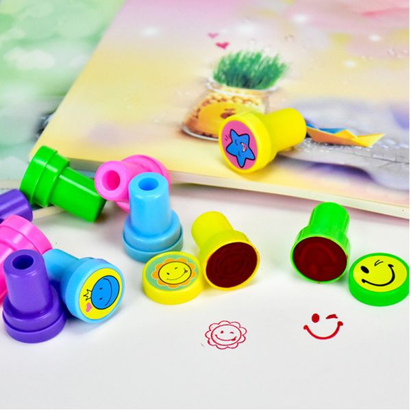 Pegatinas adhesivas 20 unids Cara de dibujos animados Niños Sello Niños Sellos de juguete para Scrapbooking Stamper Escuela DIY Pintura Po Álbum Sello de goma 230907