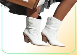 Botas de vaquero occidentales adiscutentes para mujeres botas cortas de punta de punta puntual Midcalf Black White Winter Women Shoes19192492