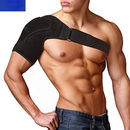 Verstelbare ademende sportschool sportverzorging enkele schouderondersteuning rug brace guard riem wrap riem band pads zwarte bandage mannen/vrouwen