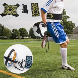 Football Kick Kick Trainer Soccer Soccer Entraînement Auxiliaire Equipment Auxiliaire Trainer Elastic Belt Assistance 240415