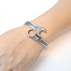 Clé Hip-hop réglable, outil d'installation et de retrait de levier de clé de Bracelet avec Bracelet de taille libre 240228