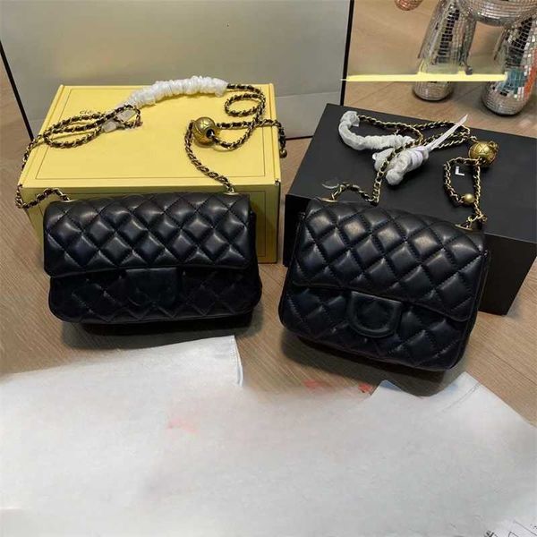 Diseñador de piel de cordero ajustable Bolsos negros Bolsas Metálicas Metálicas Caviar Caviar Gold Silvera Cadena de billeteras de plata con corazón y bolsas de moda de bola