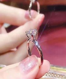 Verstelbare opening Zes klauw ronde vorm massief groot Oostenrijks kristal 2Ct verkoperd platina dames zirkoon vrouwelijke vingerring Wedd9094168