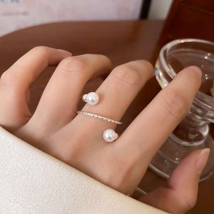 Anillo ajustable con apertura de perlas para mujer, nuevo anillo ligero de lujo con diseño único de plata de ley