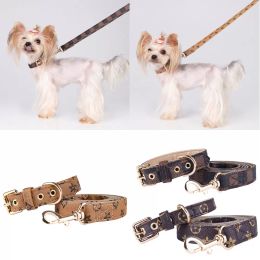 Colliers et laisses réglables en cuir PU pour animaux de compagnie, pour chien et chat, lettres imprimées à la mode et motifs de fleurs anciennes, accessoires de décoration de cou durables, fournitures pour animaux de compagnie