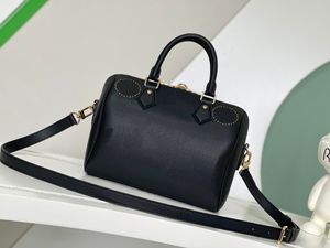 Het aannemen van modeontwerpertas Producten Crossbody tas handtas reistas enkele schoudertas met klinknagels om stijlrock te maken