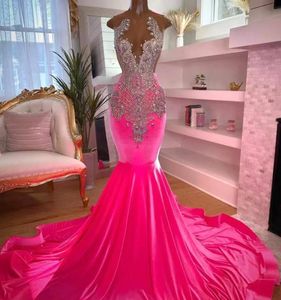 Hete roze diamant prom -jurken voor zwarte meisjes fluweel kralen feestjurken zeemeermin avondjurk Vestidos de gala bc18659