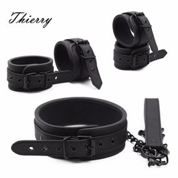 Jouets pour adultes Thierry PU Cuir SM Produits Poignets Poignets Poignets de Cheville Ensemble de Collier de Cou BDSM Bondage Sex Toys Hancuffs Cosplay Accessoires 231115