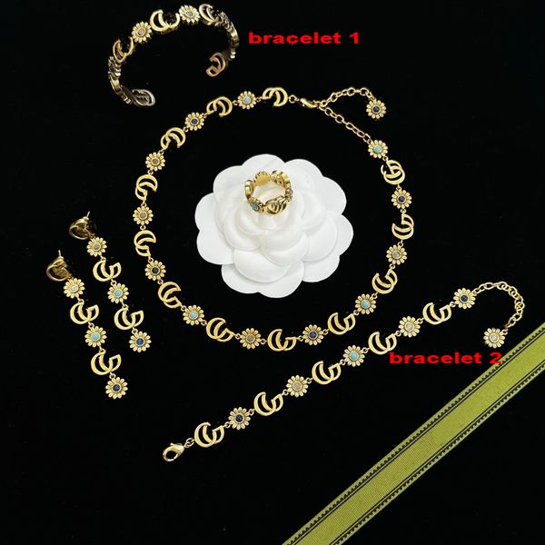 Avancée Rétro Or Colliers Palais Couleur Boucle D'oreille Anneau De Mariage Petite Marguerite Bracelet Chrysanthème Fleur Entrelacement Tête De Tigre Collier Ras Du Cou CGS3 -07