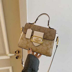 Sac messager à main polyvalent pour femmes avancées, petit sac à bandoulière design français à la mode, nouvelle collection 2023