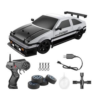 AE86 afstandsbediening auto racevoertuig speelgoed voor kinderen 1 16 4WD 2.4G High Speed GTR RC elektrische drift auto kinderen speelgoed cadeau 240408