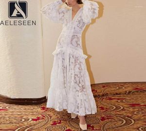 Aelese Runway Fashion Maxi Dress 2020 Hoogwaardige Long Lanntern Sleeve Vneck Ruffles Flower Borduurwerk Hollow Out Long Dress17794890