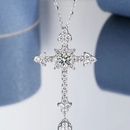 Collier de pendentif en croix en diamant réel aeteey 1ct d couleur s925 Silver Silver Bijoux pour les femmes PE021 240515