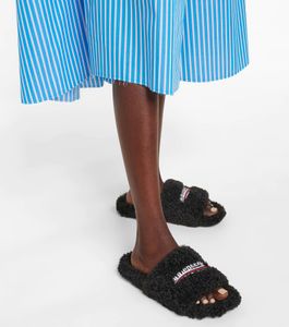Moda de diseñador asequible Zapatillas de goma para hombre para mujer Furry faux shearlings diapositivas Sandalias de piel con caja y bolsa para el polvo